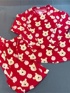 Winnie the Pooh women’s Red long sleeve Pajama Set size small (4-6), very soft